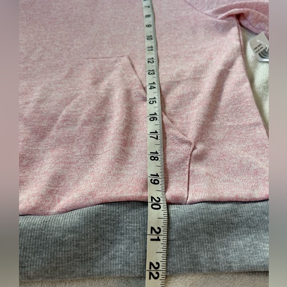 YMI Lightweight Crewneck Pocket Sweatshirt NWT size M Heathered Pink - Picture 6 of 8